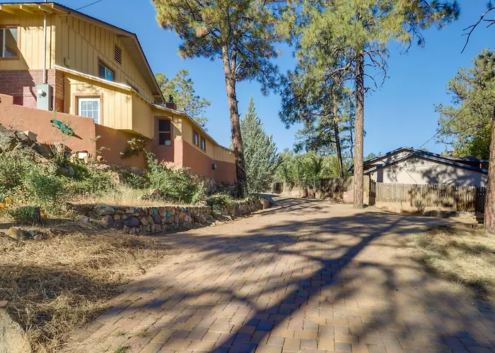 2 Mi To Dtwn: Gem W/ Patio & Views! Holiday home Prescott