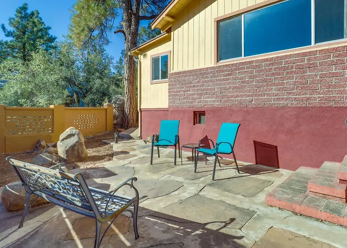 2 Mi To Dtwn: Gem W/ Patio & Views!