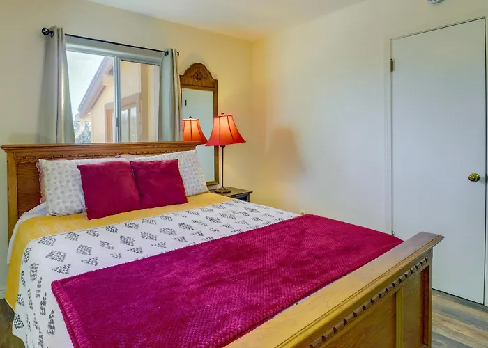 2 Mi To Dtwn: Gem W/ Patio & Views!
