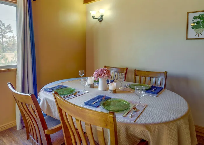 2 Mi To Dtwn: Gem W/ Patio & Views! Holiday home Prescott