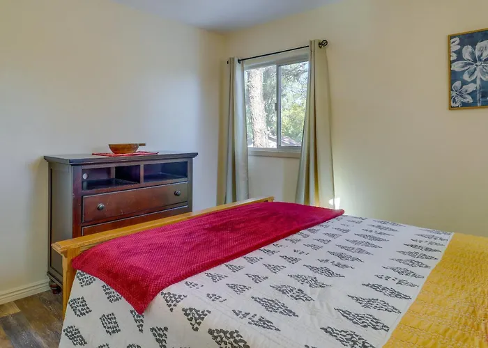 Holiday home 2 Mi To Dtwn: Gem W/ Patio & Views! Prescott