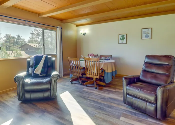 2 Mi To Dtwn: Gem W/ Patio & Views! Holiday home Prescott
